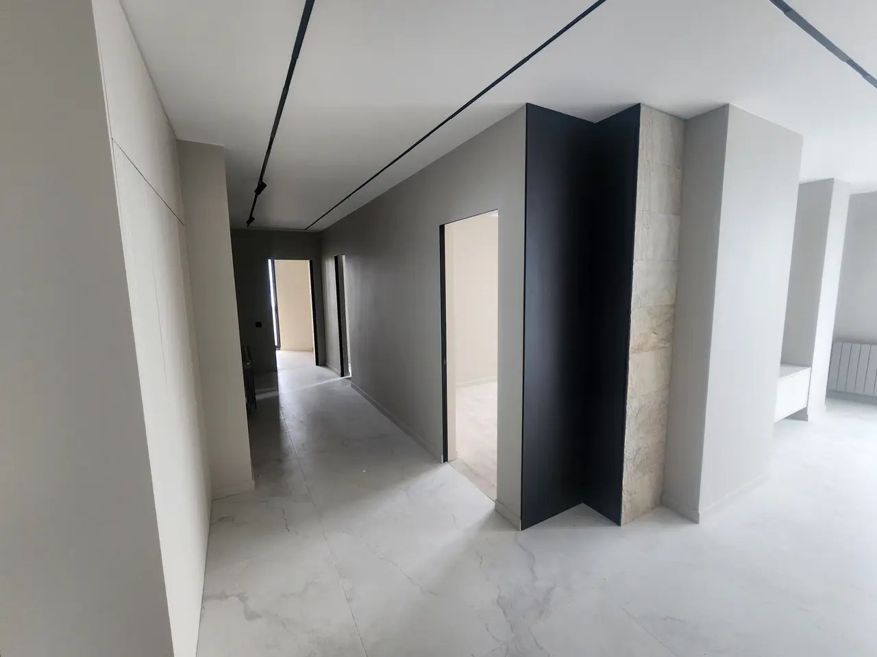 Newly Renovated 2-Bedroom Apartment 200 m from the Sea with Panoramic Views, photo 1