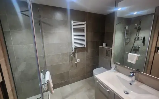 Designer 1-Bedroom Apartment with Sea View in Alliance Palace Batumi, photo 2