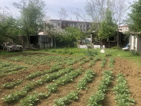 Продается земельный участок в тихом районе от моря 2 км-ах в Чакви.