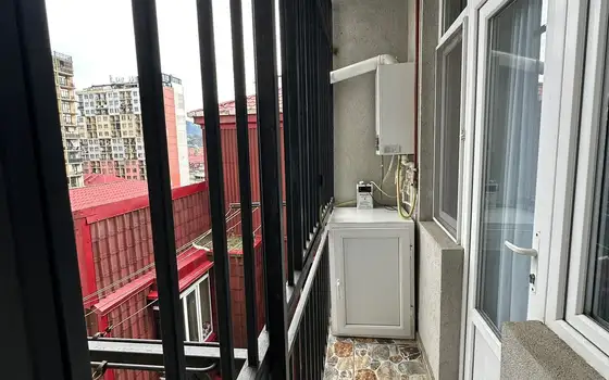 Designer-Renovated 3-Room Apartment in Central Batumi, photo 2