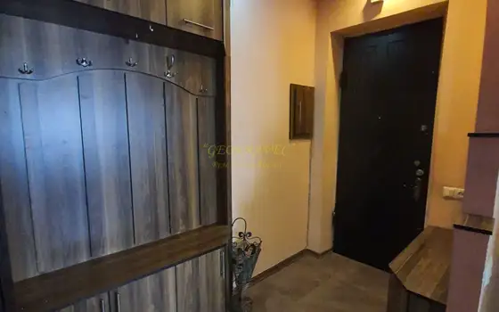 Продается квартира в центре старого Батуми на 5 этаже с ремонтом и мебелью.