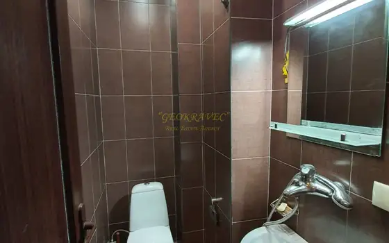 Продается квартира в центре старого Батуми на 5 этаже с ремонтом и мебелью.