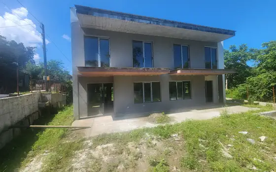 Новый двухэтажный дом 390 м² в Гонио с террасой и бассейном - სურათი 1