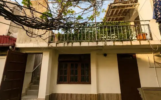 Three-Story Building Near Piazza with Income-Generating Commercial Space, photo 5