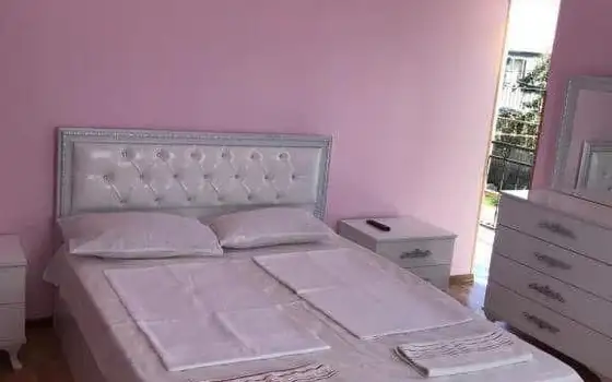 House and Operating Hotel in One Yard in Batumi, photo 3