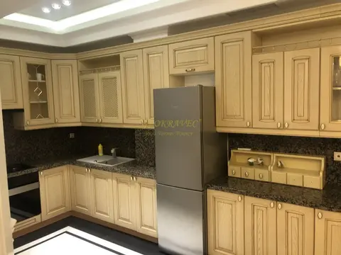 Продается квартира с шикарным ремонтом в доме "Гумбати груп" Батуми, с видом на море, горы и  город Батуми.