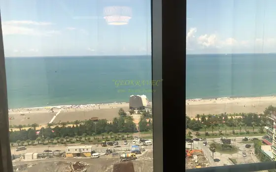 Продается квартира с шикарным ремонтом в доме "Гумбати груп" Батуми, с видом на море, горы и  город Батуми.