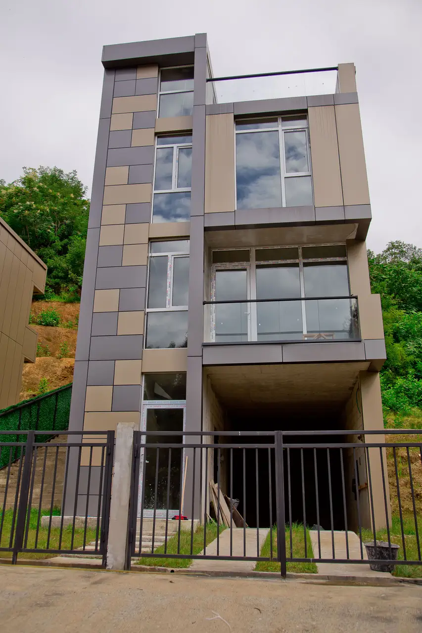 New Three-Storey Villa in Ortabatumi, photo 1