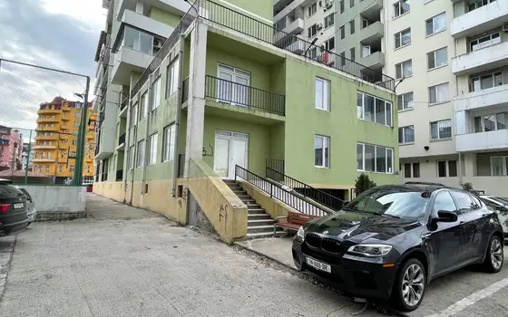 Three-Storey Commercial Space with Terrace on Davit Aghmashenebeli Street - image 1