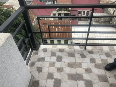 Продается квартира на седьмом этаже в центре старого города Батуми шикарним видом на горы, море и город.