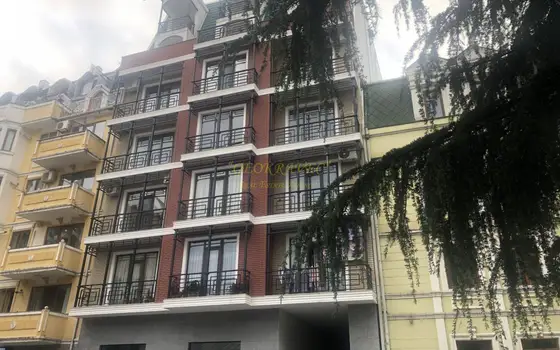 Продается квартира на седьмом этаже в центре старого города Батуми шикарним видом на горы, море и город. - изображение 1