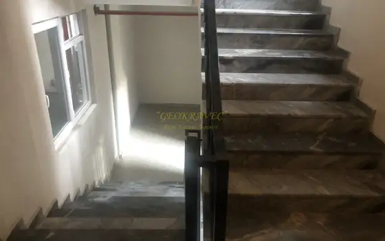 Продается квартира на седьмом этаже в центре старого города Батуми шикарним видом на горы, море и город.