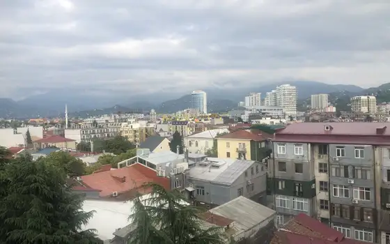 Продается квартира на седьмом этаже в центре старого города Батуми шикарним видом на горы, море и город.