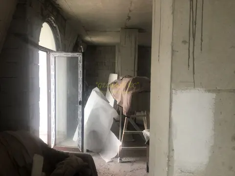 Продается квартира на седьмом этаже в центре старого города Батуми шикарним видом на горы, море и город.