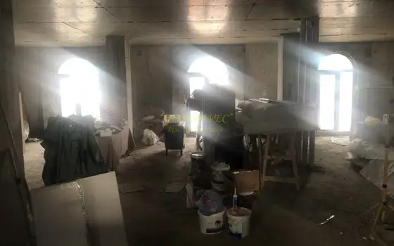 Продается квартира на седьмом этаже в центре старого города Батуми шикарним видом на горы, море и город.
