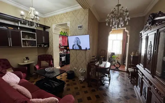 3-Room Apartment in Batumi’s Historic Center, 300 m from the Sea - image 1