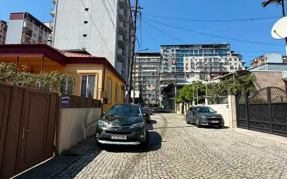 Двухэтажный дом с двором в 800 м от моря, Батуми, фото 3