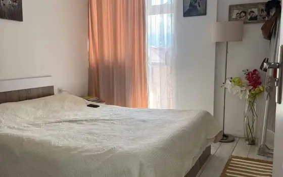 ნათელი ბინა პარკის ხედით ძველი ბათუმის გულში, ფოტო 4