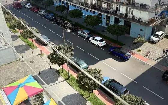 ნათელი ბინა პარკის ხედით ძველი ბათუმის გულში, ფოტო 6