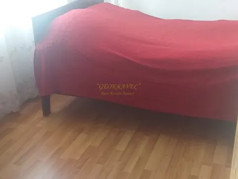 Продается частный дом в тихом районе в Чакви.