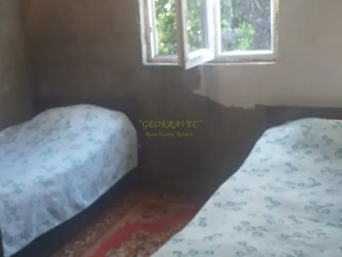Продается частный дом в тихом районе в Чакви.