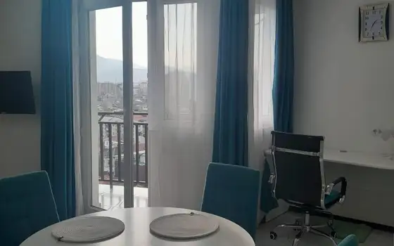 Студия с ремонтом и балконом в старом Батуми, фото 5