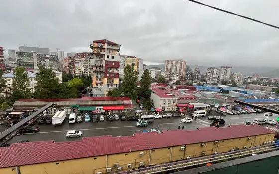 3-ოთახიანი ბინა აივნით აღმაშენებლის ქუჩაზე, ფოტო 2