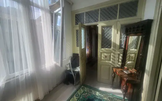 ფართო ბინა ძველი ბათუმის გულში, პიაცასთან ახლოს, ფოტო 6