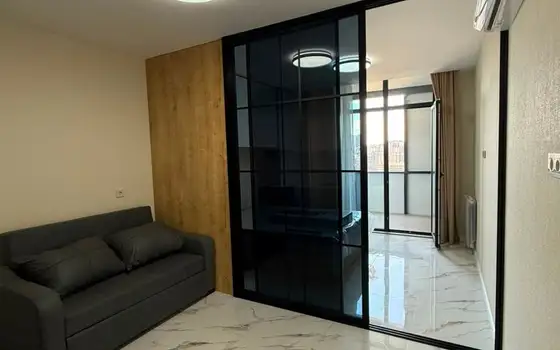 Стильная квартира 36 м² с видом на море и стадион в Bagrationi Residence, фото 3