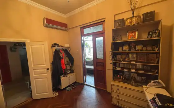 Spacious Second Floor Home in Old Batumi, photo 3