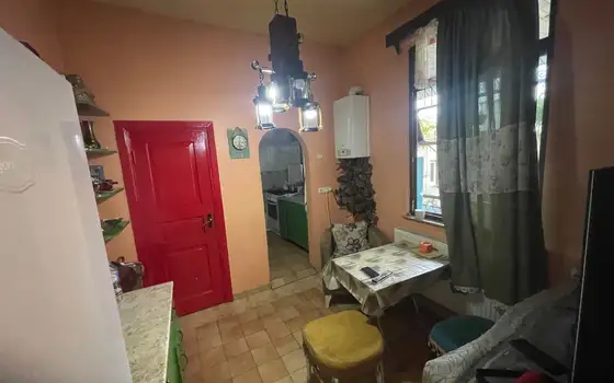 Spacious Second Floor Home in Old Batumi, photo 7