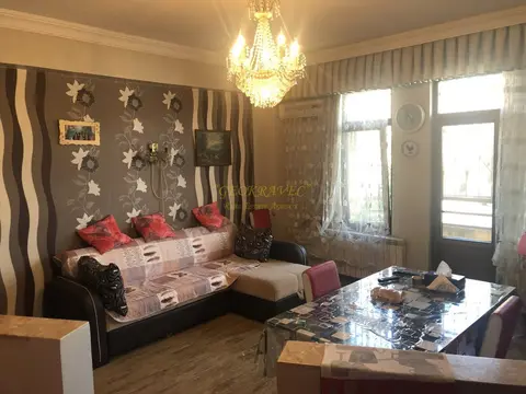 Продается пяти комнатная квартира с ремонтом и мебелью со своим гаражом.