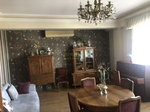 Продается пяти комнатная квартира с ремонтом и мебелью со своим гаражом.