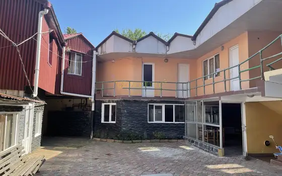 Продается коммерческая площадь  с многопрофильным бизнесом оживленном месте в центре города Кобулети. - изображение 1