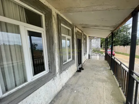 Продается частный дом в 10 км от Батуми с прекрасным видом на море и горы.