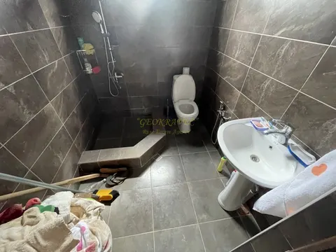 Продается частный дом в 10 км от Батуми с прекрасным видом на море и горы.