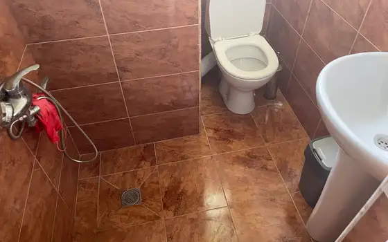 Продается трехэтажный дом гостиничного типа на берегу Черного моря в Чакви.