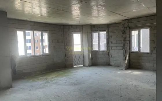 Продается 6 - этажный корпус обшей площадью 1080 кв. в городе Батуми. - изображение 1