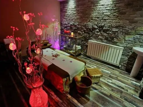 Продается действующий отель на горнолыжном курорте Бакуриани.