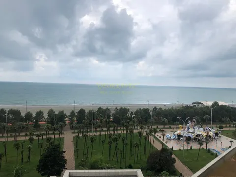 Продается квартира в гостиничном комплексе "Hilton Batumi" с видом на море.