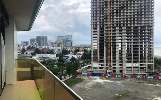 Продается квартира в гостиничном комплексе "Hilton Batumi" с видом на море.