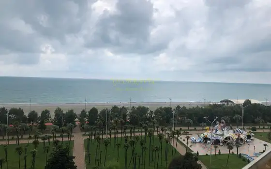 Продается квартира в гостиничном комплексе "Hilton Batumi" с видом на море.