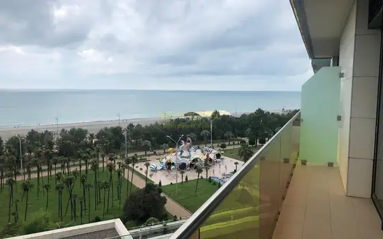 Продается квартира в гостиничном комплексе "Hilton Batumi" с видом на море.