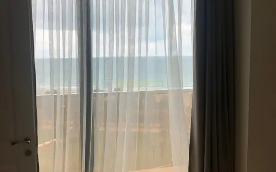 Продается квартира в гостиничном комплексе "Hilton Batumi" с видом на море.