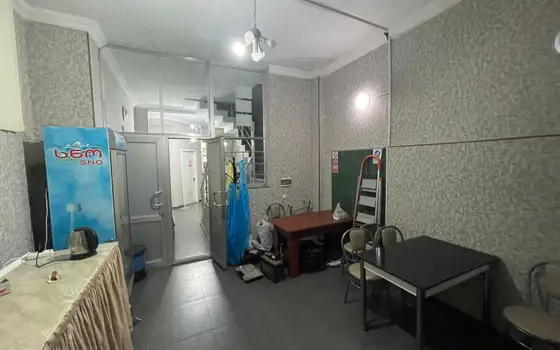 Продается 15-комнатная гостиница в Старом Батуми в туристическом месте у моря.