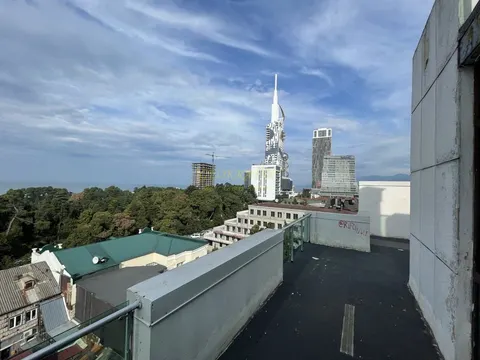 Продаётся квартира с террасой у моря  в элитном районе города Батуми