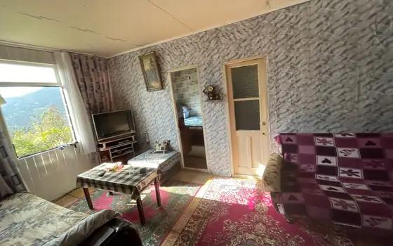 Продается частный дом на красивой природе в тихом месте с прекрасным видом на горы.