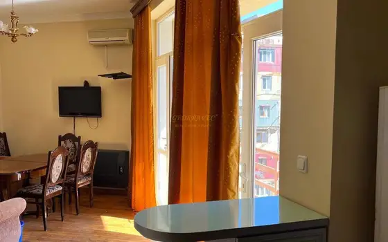 Квартира в центральной части города, недалеко от моря. - изображение 1