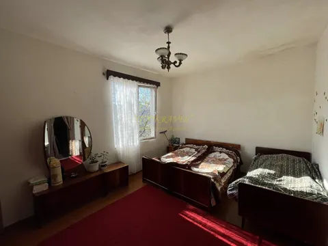 Трехэтажный дом возле Батуми, с земельным участком.