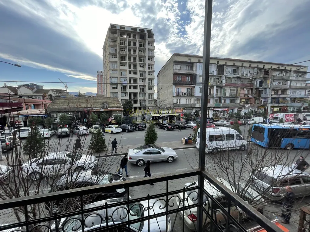 Квартира в 50 метрах от моря, в старом Батуми, в одном из самых популярных районов города.